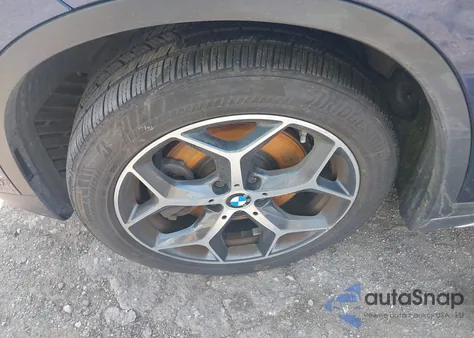 2017 BMW X1 xDrive28I z USA, uszkodzony, nr VIN WBXHT3C32H5F72371